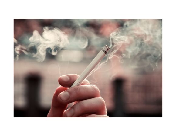 Generația fum: amenințarea crescută a tutunului și vapingului în rândul tinerilor 